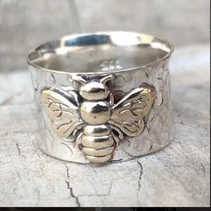 Sterling silver ring Bee wide band new condition